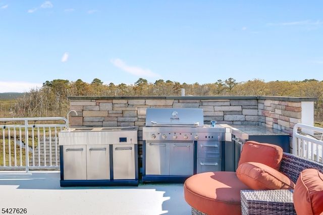 6 Capstan Rd, Ocean Twp., NJ 08758