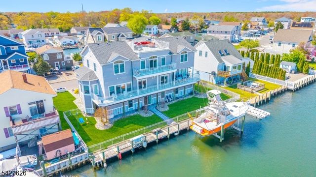 6 Capstan Rd, Ocean Twp., NJ 08758