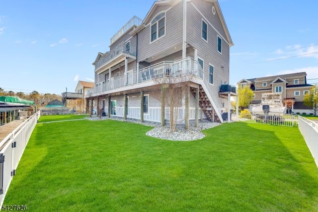 6 Capstan Rd, Ocean Twp., NJ 08758