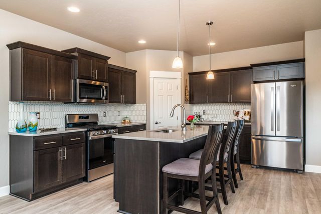 20568 Kira Drive 370, Bend, OR 97702