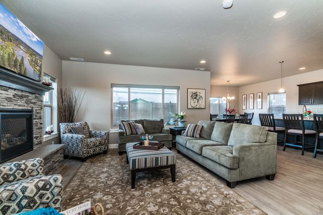20568 Kira Drive 370, Bend, OR 97702