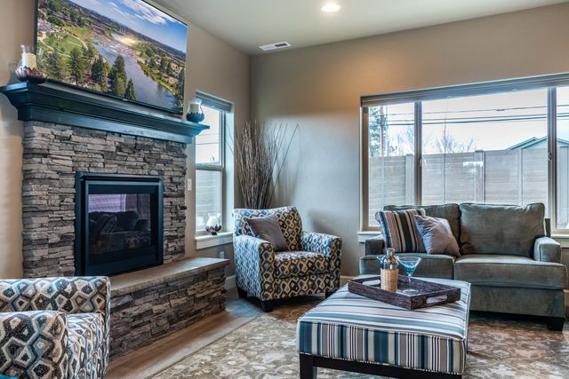 20568 Kira Drive 370, Bend, OR 97702