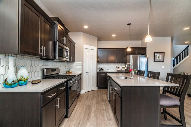 20568 Kira Drive 370, Bend, OR 97702