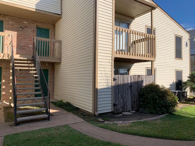 2200 Cypress Landing C-12, Houston, TX 77090