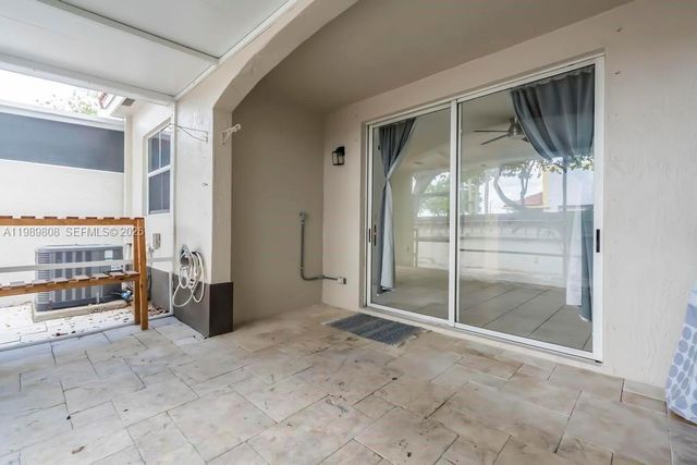 102 Riverwalk Cir, Sunrise, FL 33326