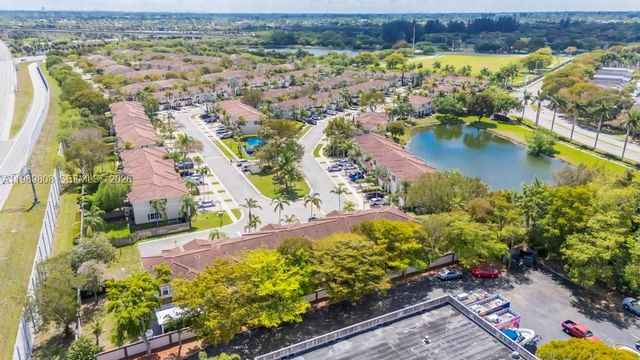 102 Riverwalk Cir, Sunrise, FL 33326