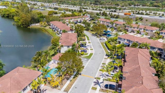102 Riverwalk Cir, Sunrise, FL 33326