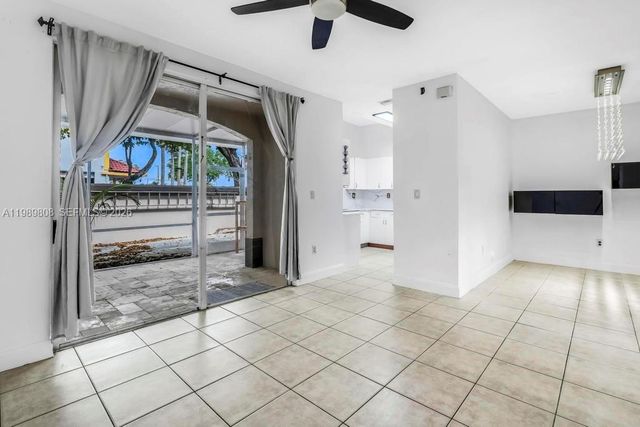 102 Riverwalk Cir, Sunrise, FL 33326