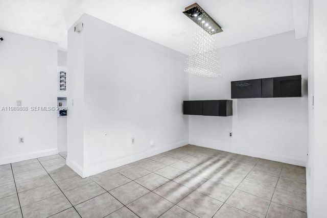 102 Riverwalk Cir, Sunrise, FL 33326