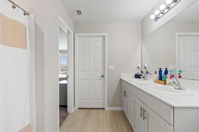 7512 WALLFLOWER TRAIL, Wesley Chapel, FL 33545