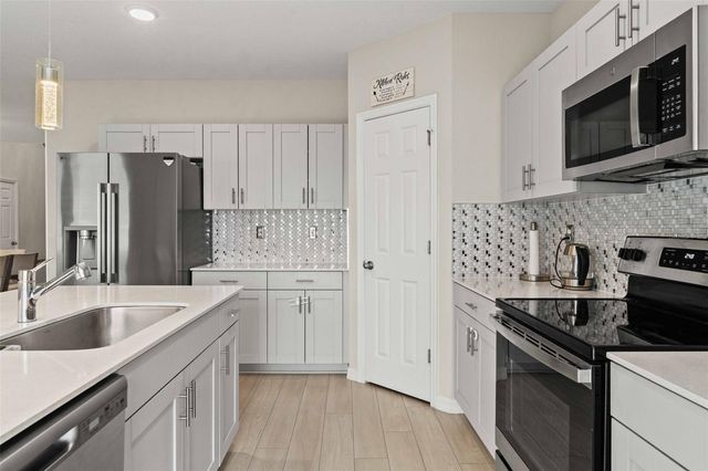 7512 WALLFLOWER TRAIL, Wesley Chapel, FL 33545