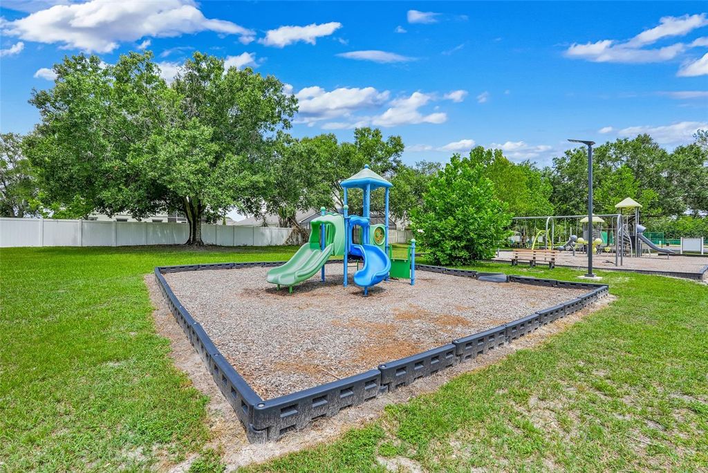 Image 33 of property listing at 1936 MONKTON ROAD, Orlando, FL 32837