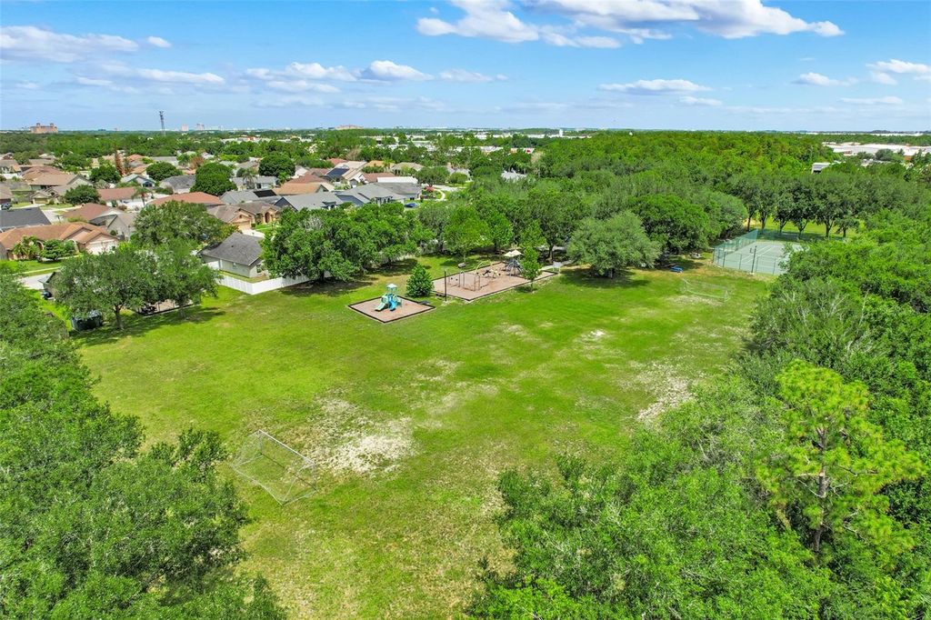 Image 39 of property listing at 1936 MONKTON ROAD, Orlando, FL 32837