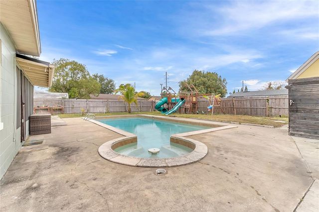 686 MOSS DRIVE, Altamonte Springs, FL 32714