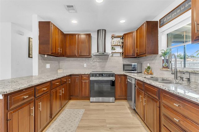 686 MOSS DRIVE, Altamonte Springs, FL 32714