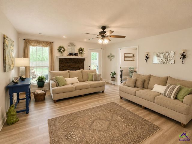 206 Jasmine Way, Bonaire, GA 31005