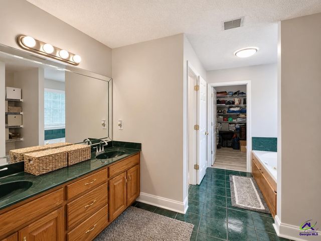 206 Jasmine Way, Bonaire, GA 31005