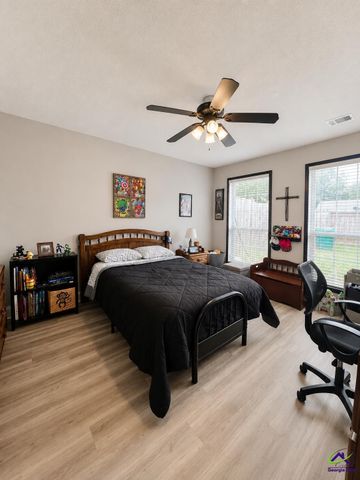 206 Jasmine Way, Bonaire, GA 31005