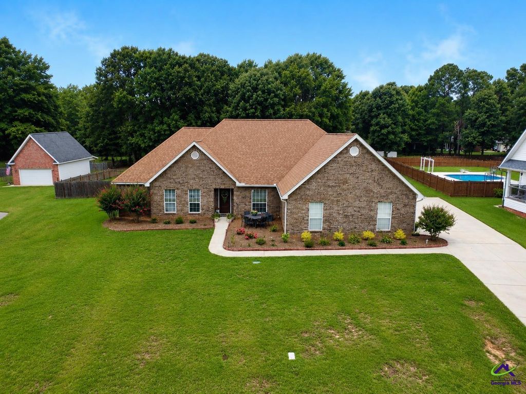 206 Jasmine Way, Bonaire, GA 31005