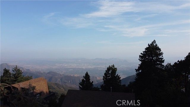 25134 Grandview Drive, Crestline, CA 92325