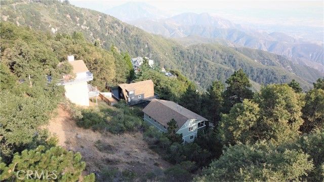 25134 Grandview Drive, Crestline, CA 92325