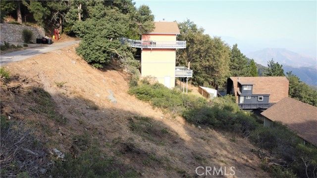 25134 Grandview Drive, Crestline, CA 92325