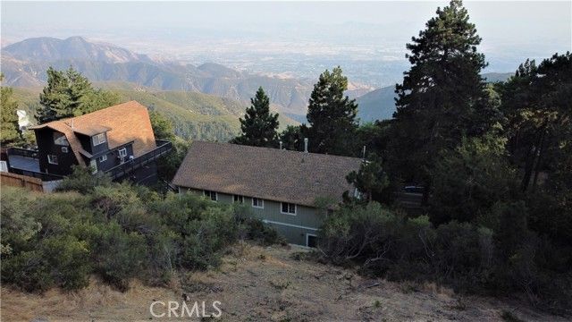 25134 Grandview Drive, Crestline, CA 92325