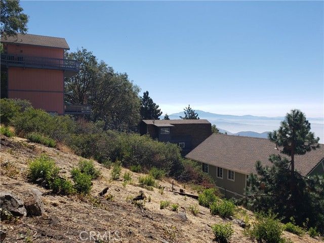 25134 Grandview Drive, Crestline, CA 92325