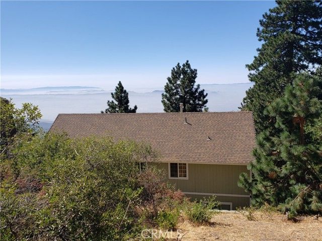 25134 Grandview Drive, Crestline, CA 92325