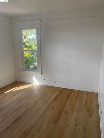 2212 17Th Ave, Oakland, CA 94606