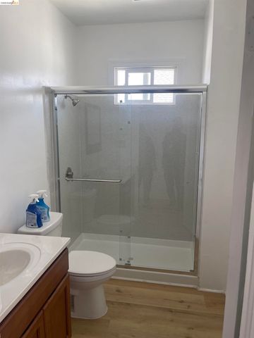 2212 17Th Ave, Oakland, CA 94606