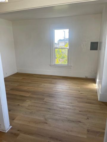 2212 17Th Ave, Oakland, CA 94606