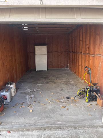 2212 17Th Ave, Oakland, CA 94606