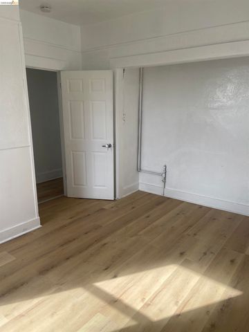 2212 17Th Ave, Oakland, CA 94606