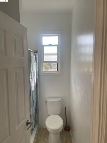 2212 17Th Ave, Oakland, CA 94606