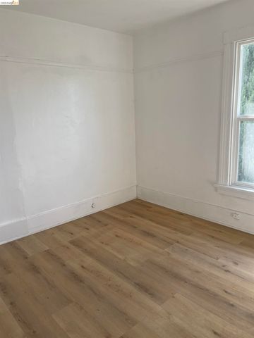 2212 17Th Ave, Oakland, CA 94606