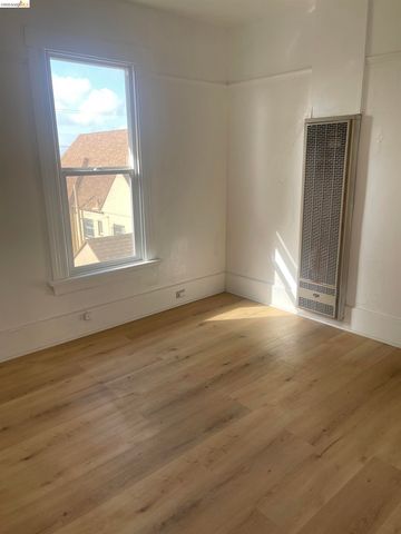 2212 17Th Ave, Oakland, CA 94606