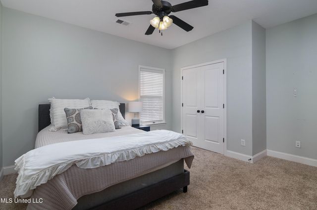 1390 E Lake Front Drive, Hernando, MS 38632