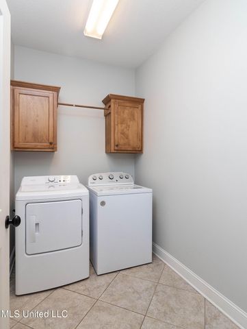 1390 E Lake Front Drive, Hernando, MS 38632