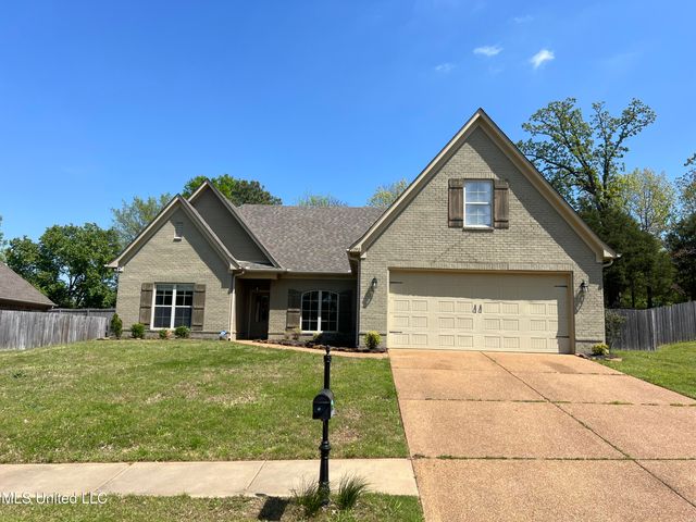 1390 E Lake Front Drive, Hernando, MS 38632