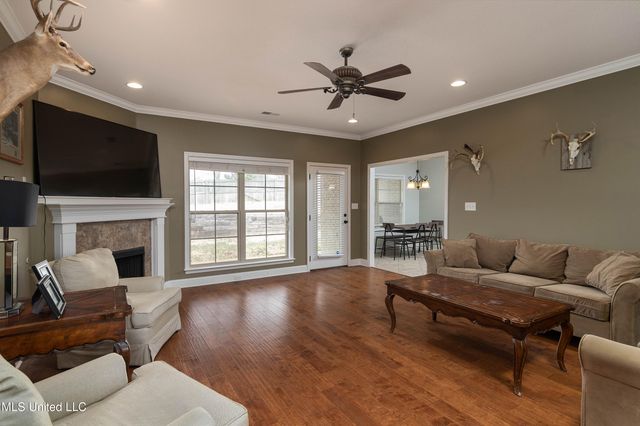 1390 E Lake Front Drive, Hernando, MS 38632