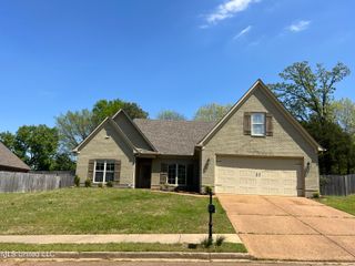 1390 E Lake Front Drive, Hernando, MS 38632