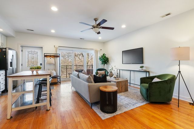 4038 N Kenmore Avenue 3, Chicago, IL 60613