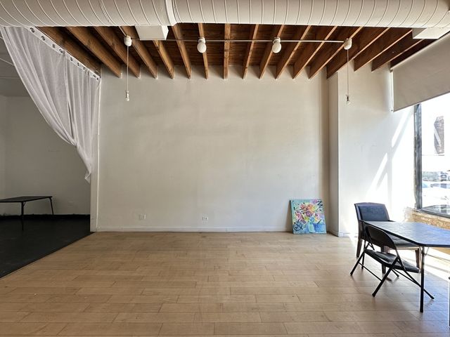2136 W CHICAGO Avenue, Chicago, IL 60622