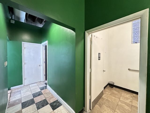 2136 W CHICAGO Avenue, Chicago, IL 60622