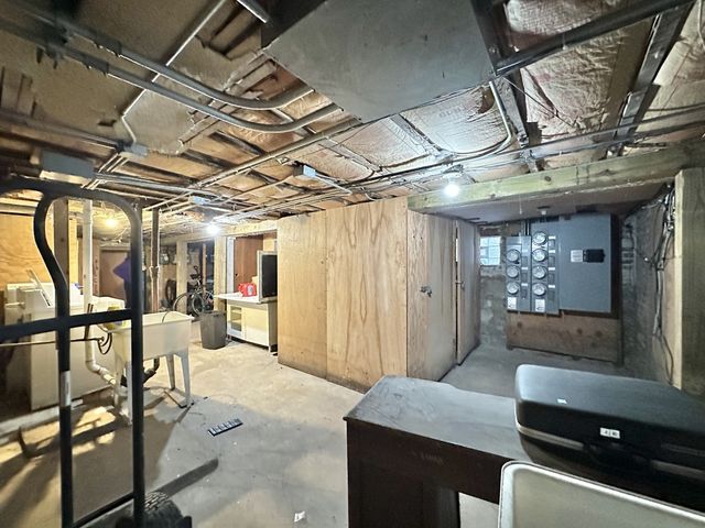 2136 W CHICAGO Avenue, Chicago, IL 60622