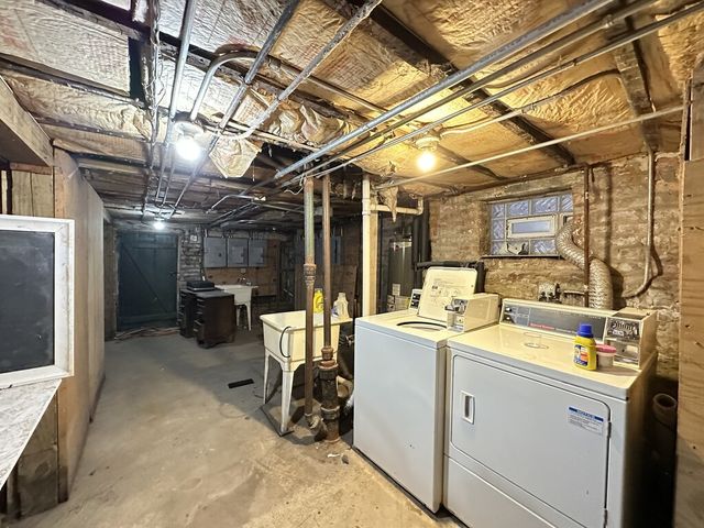 2136 W CHICAGO Avenue, Chicago, IL 60622