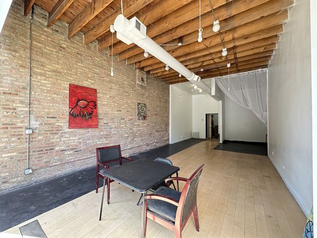2136 W CHICAGO Avenue, Chicago, IL 60622