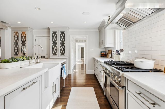 7114 Azalea Lane, Dallas, TX 75230