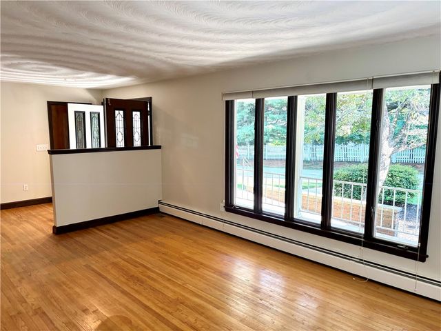 55 Nightingale Avenue, Warwick, RI 02889